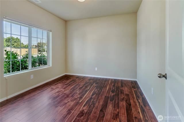 Property photo for 1014 81st Street Ct E, Tacoma photo 3