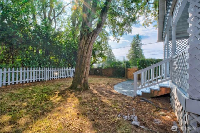 Property photo for 13443 7th Avenue S, Burien photo 3