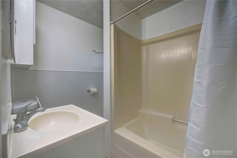 Property photo for 13443 7th Avenue S, Burien photo 22