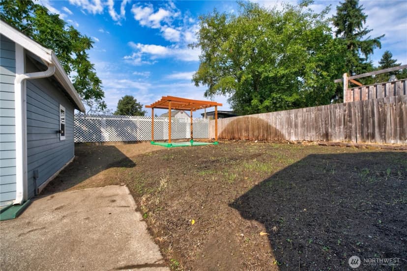 Property photo for 13443 7th Avenue S, Burien photo 32