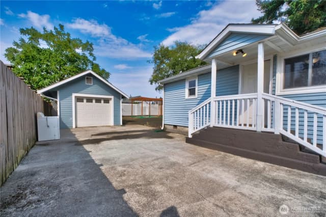 Property photo for 13443 7th Avenue S, Burien photo 5