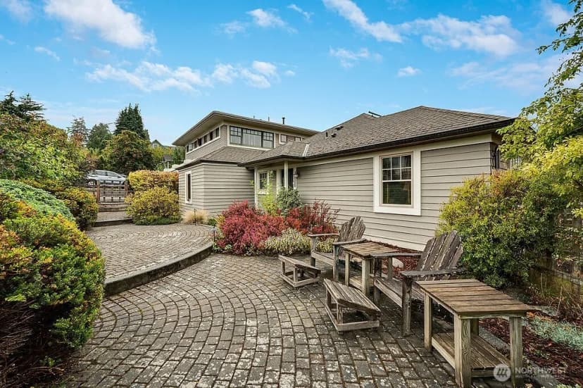 Property photo for 1000 Madison Street, Port Townsend photo 3