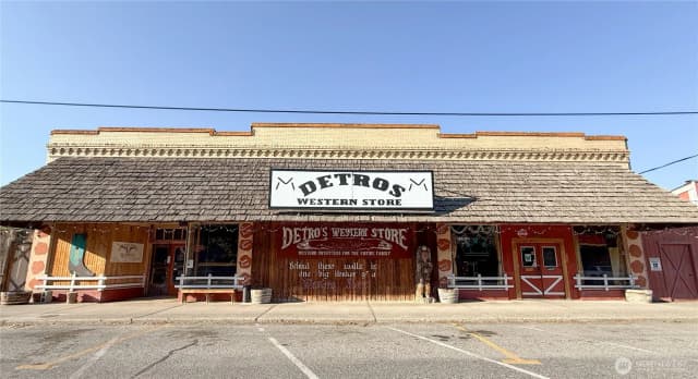 Property photo for 107 Main Street, Riverside