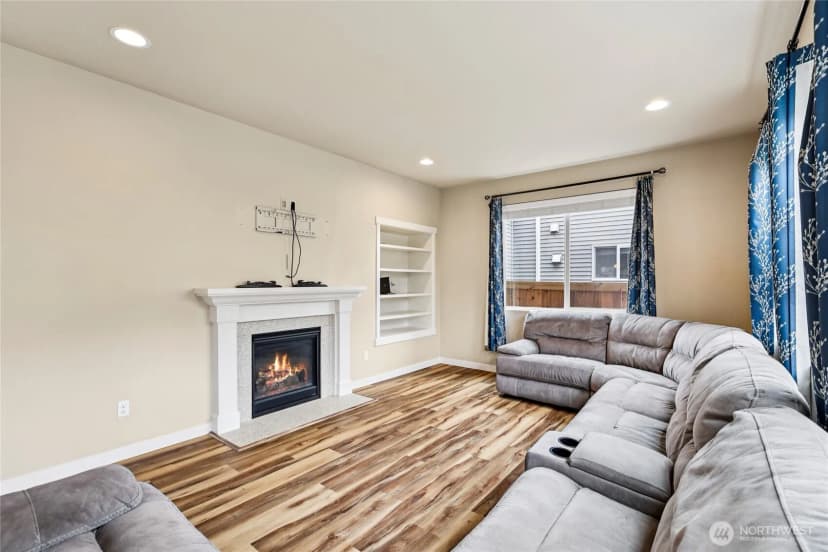 Property photo for 4707 Mount Baker Loop, Mount Vernon photo 3