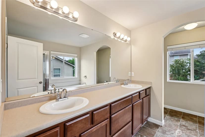 Property photo for 4707 Mount Baker Loop, Mount Vernon photo 16