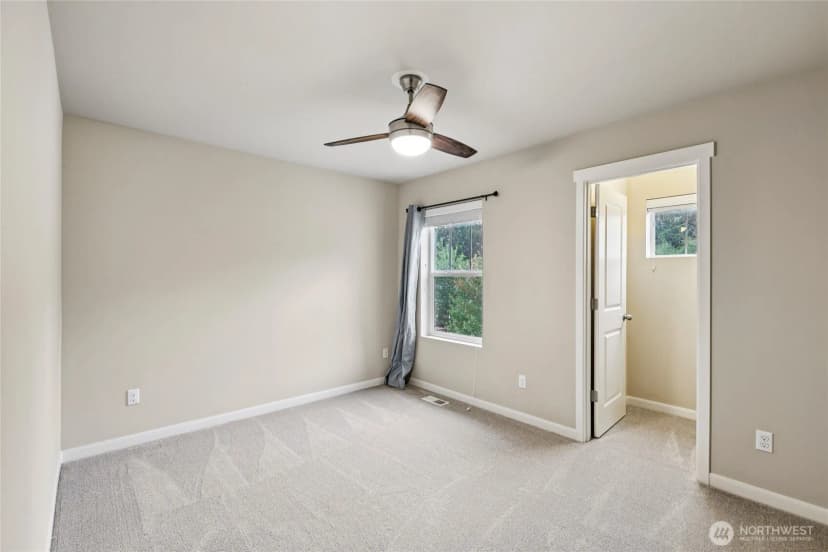 Property photo for 4707 Mount Baker Loop, Mount Vernon photo 19