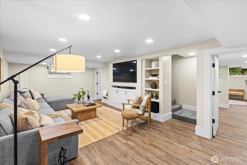 Property photo for 209 Caspers Street, Edmonds photo 31