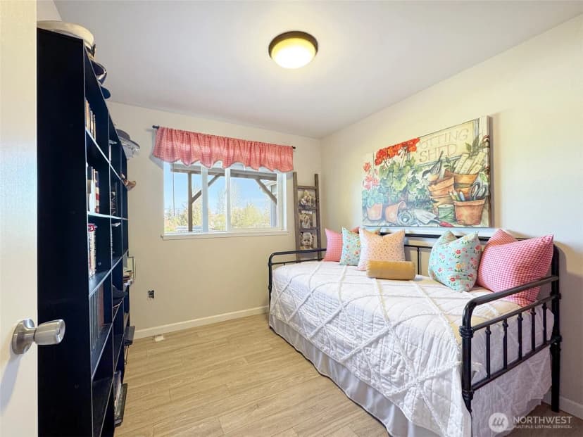 Property photo for 410 Lake Farm Road, Port Angeles photo 17