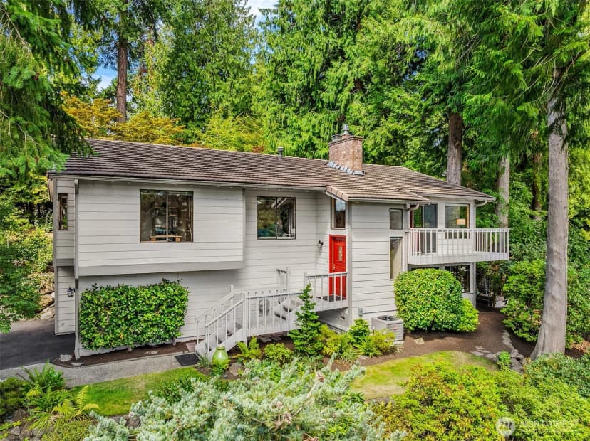Property photo for 18939 Ne 20th Court, Redmond