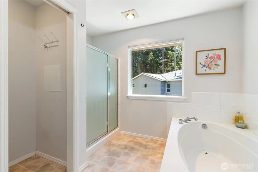 Property photo for 18 Sweetclover Circle, Bellingham photo 24