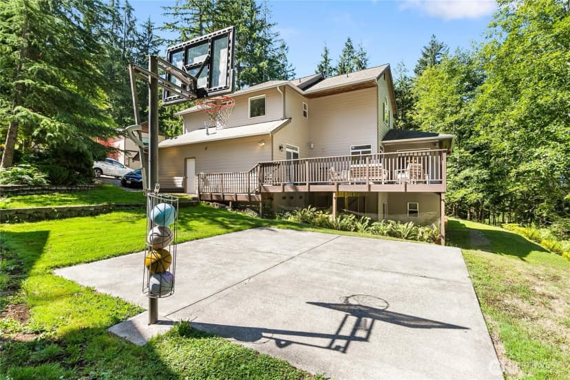 Property photo for 18 Sweetclover Circle, Bellingham photo 35
