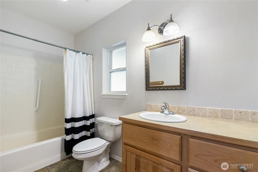 Property photo for 18 Sweetclover Circle, Bellingham photo 33