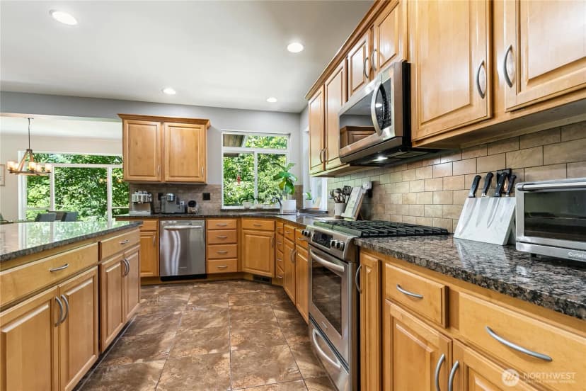 Property photo for 18 Sweetclover Circle, Bellingham photo 9