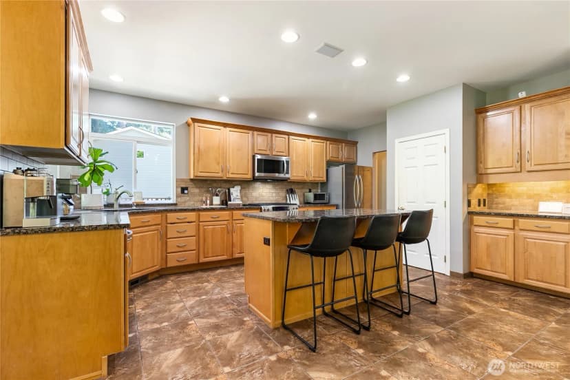 Property photo for 18 Sweetclover Circle, Bellingham photo 12