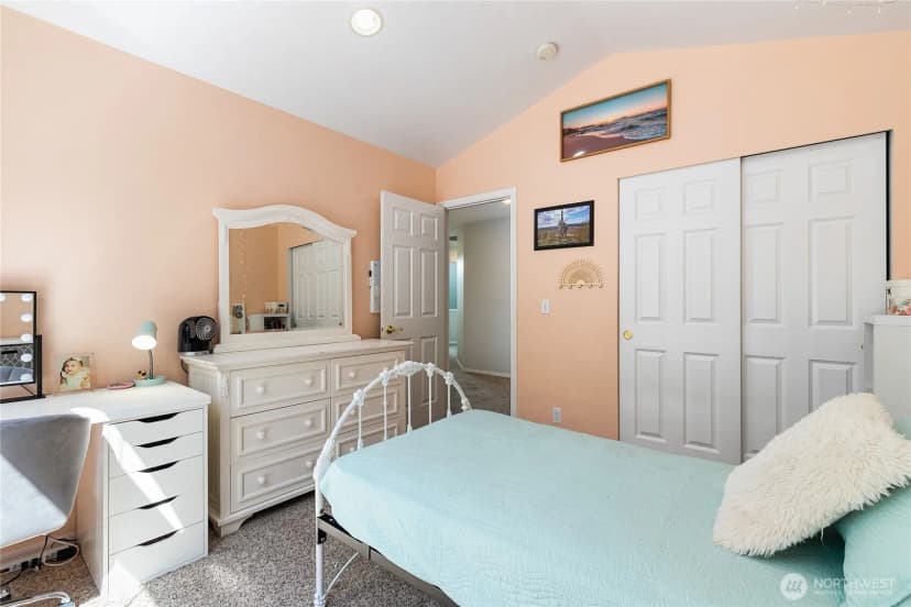 Property photo for 18 Sweetclover Circle, Bellingham photo 28