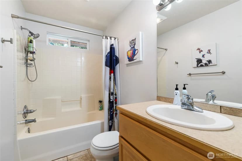 Property photo for 18 Sweetclover Circle, Bellingham photo 29