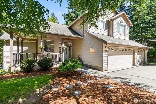 Property photo for 18 Sweetclover Circle, Bellingham photo 3