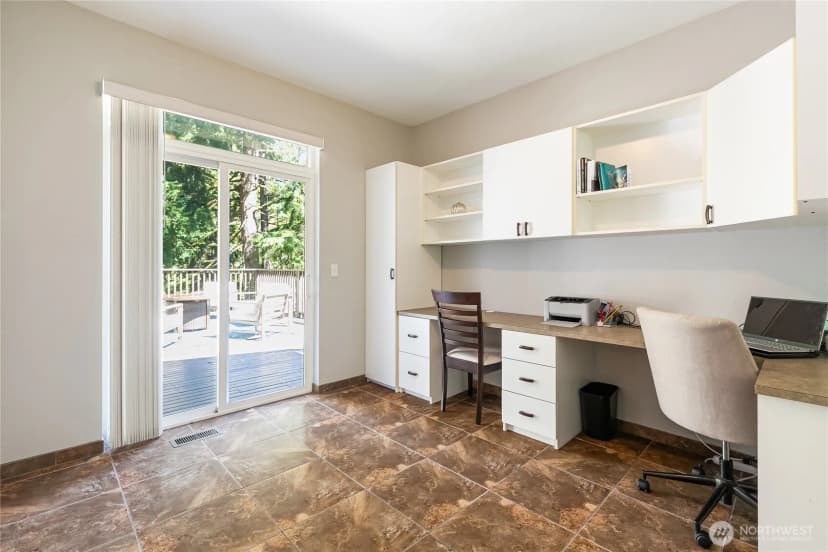 Property photo for 18 Sweetclover Circle, Bellingham photo 20