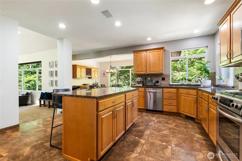 Property photo for 18 Sweetclover Circle, Bellingham photo 10