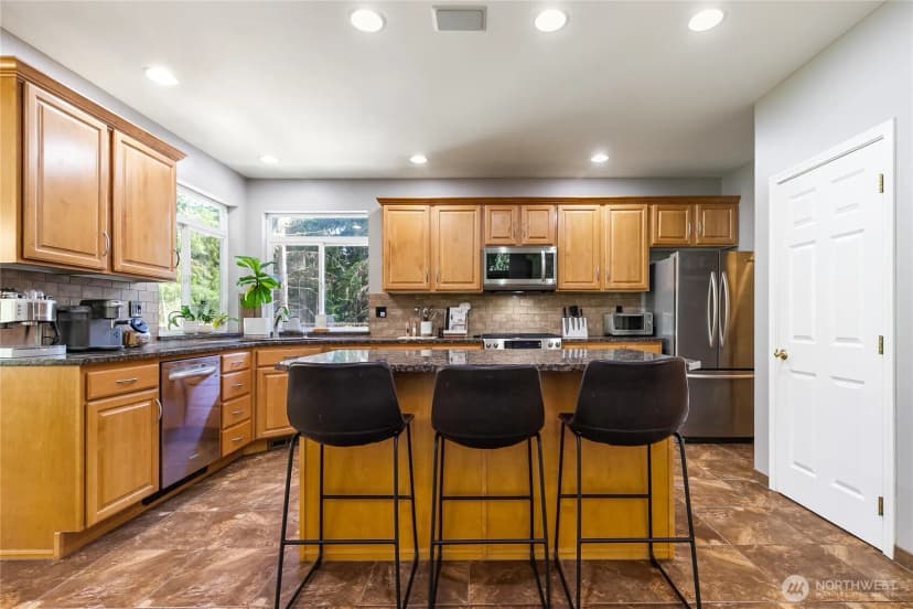 Property photo for 18 Sweetclover Circle, Bellingham photo 7