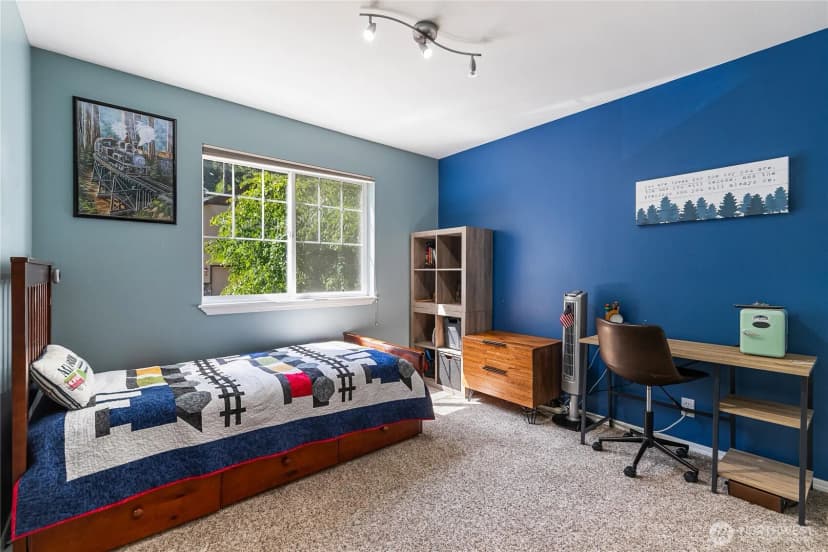 Property photo for 18 Sweetclover Circle, Bellingham photo 25