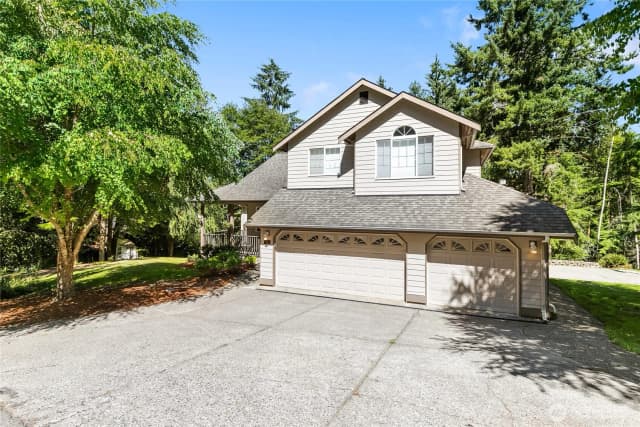 Property photo for 18 Sweetclover Circle, Bellingham photo 2