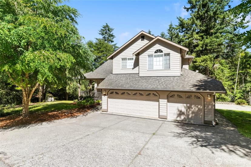 Property photo for 18 Sweetclover Circle, Bellingham photo 2