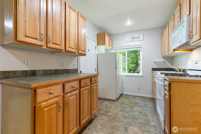 Property photo for 18 Sweetclover Circle, Bellingham photo 31
