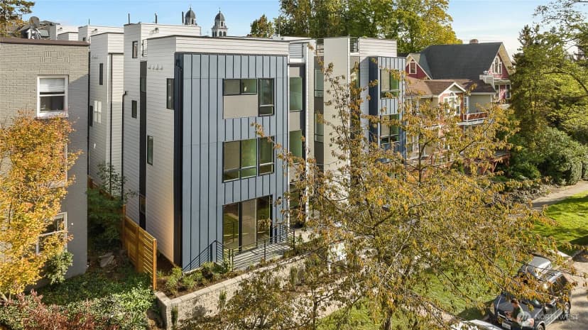 Property photo for 922 16th Avenue #a, Seattle