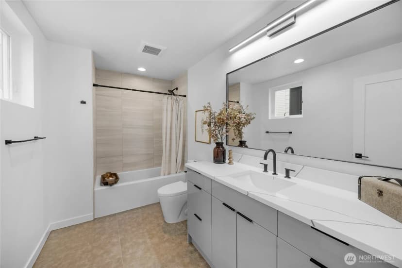 Property photo for 922 16th Avenue #a, Seattle photo 16