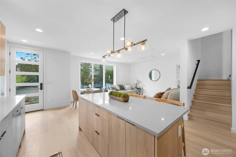 Property photo for 922 16th Avenue #a, Seattle photo 14