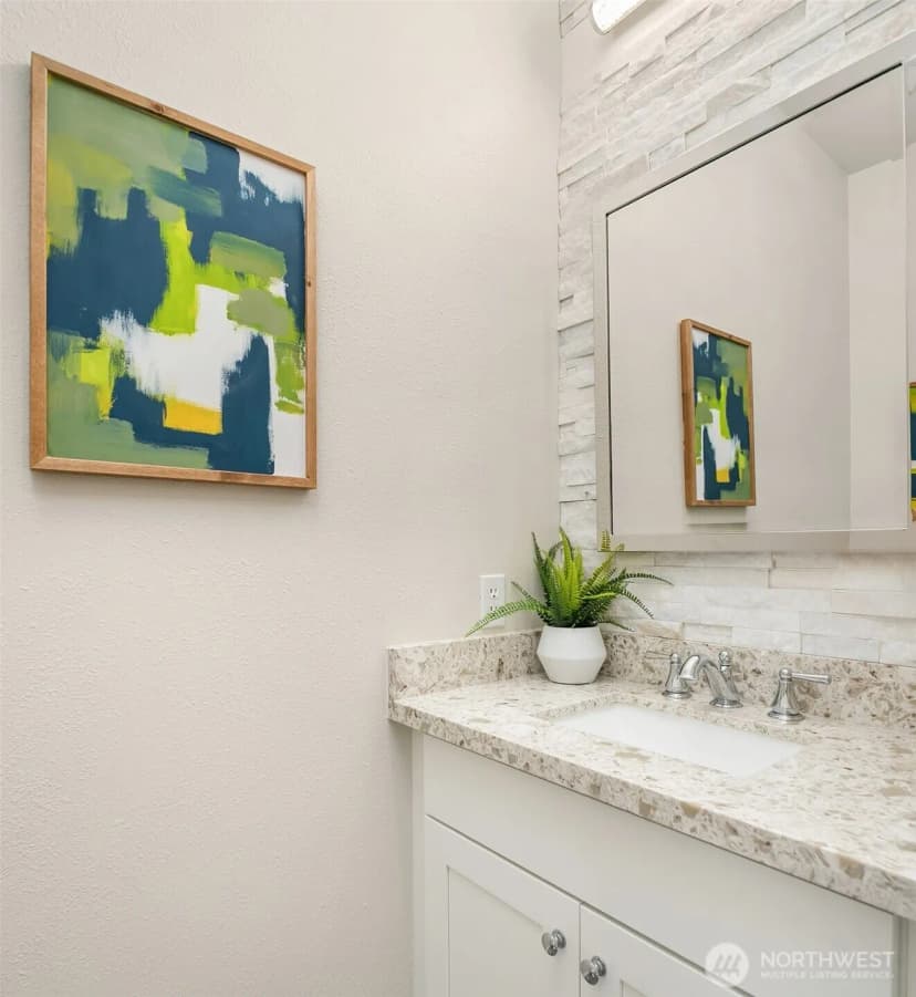 Property photo for 614 Bellevue Way Se #c1, Bellevue photo 13