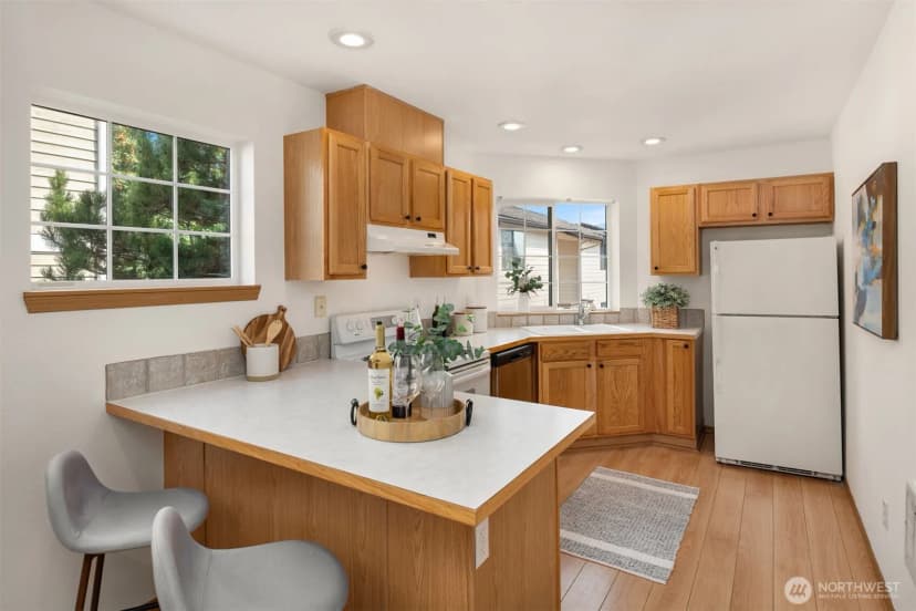 Property photo for 1231 Ne 135th Street #d, Seattle photo 8