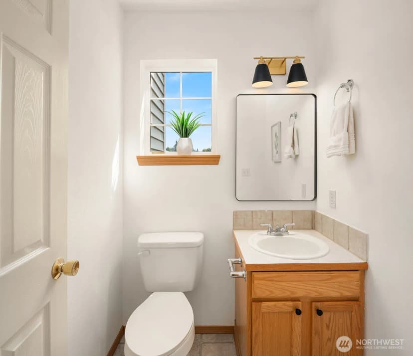 Property photo for 1231 Ne 135th Street #d, Seattle photo 9