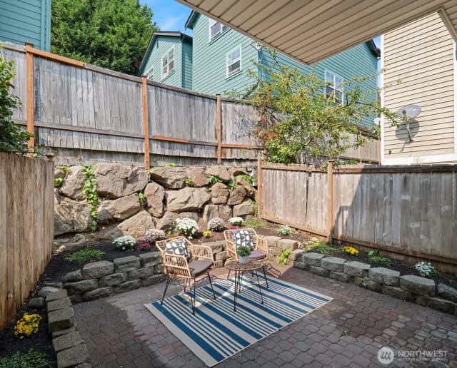 Property photo for 1231 Ne 135th Street #d, Seattle photo 5