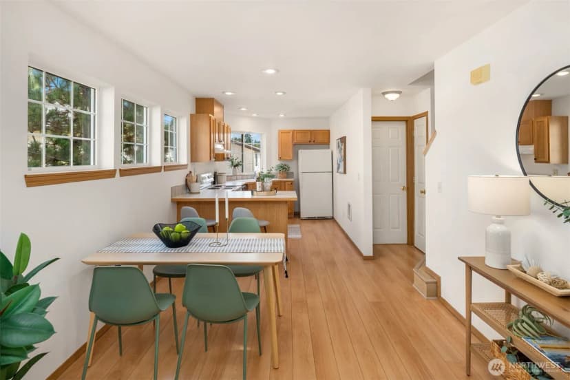 Property photo for 1231 Ne 135th Street #d, Seattle photo 7