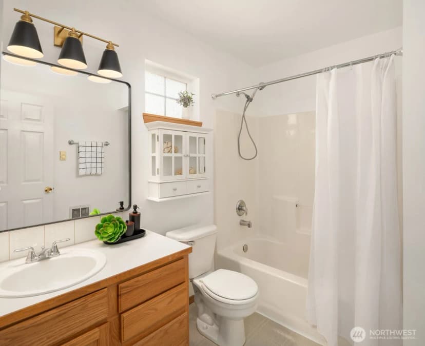 Property photo for 1231 Ne 135th Street #d, Seattle photo 13
