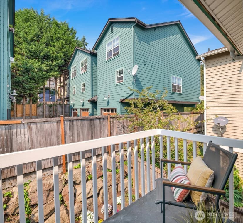 Property photo for 1231 Ne 135th Street #d, Seattle photo 12