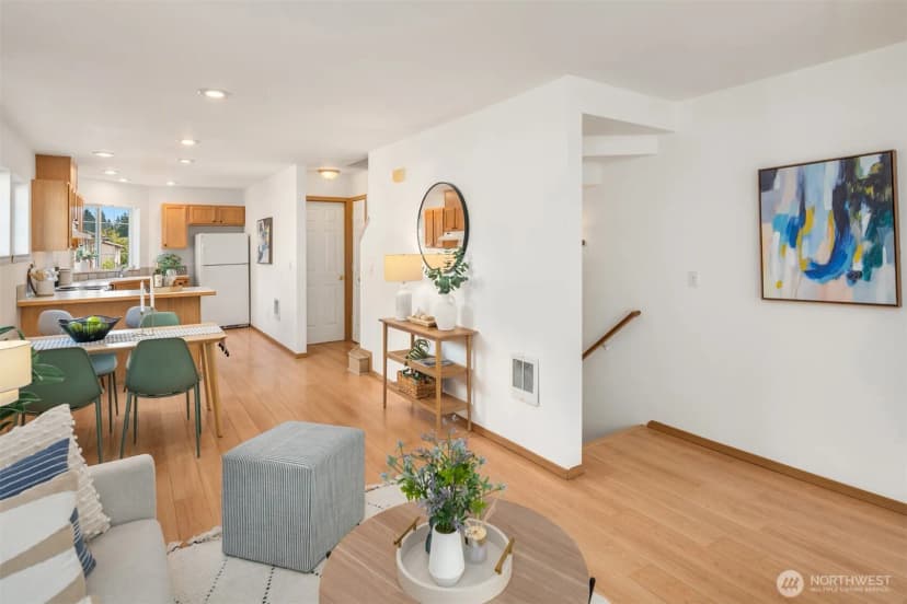Property photo for 1231 Ne 135th Street #d, Seattle photo 6