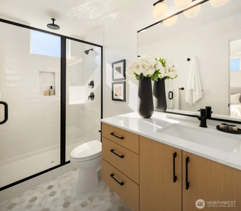 Property photo for 2335 16th Avenue S #c, Seattle photo 15