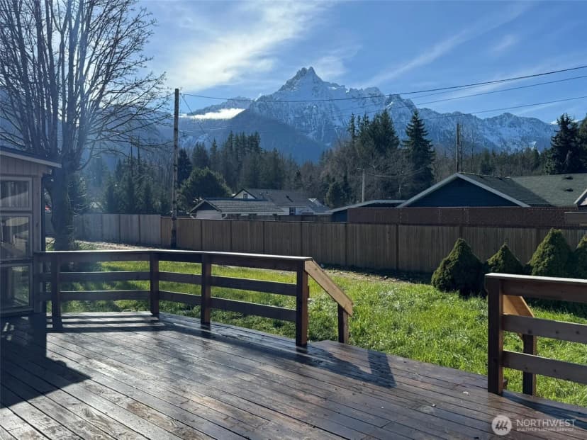 Property photo for 935 Madison Avenue, Darrington photo 8