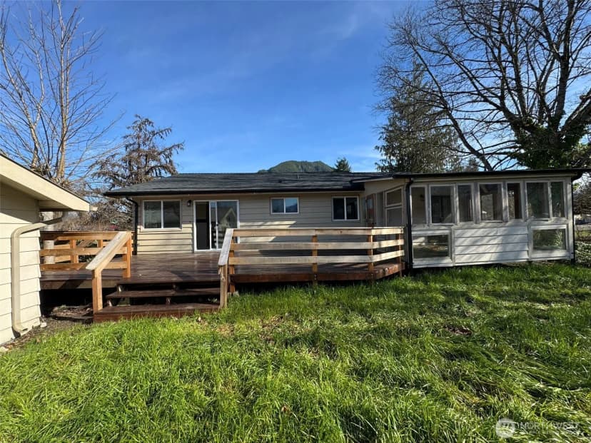 Property photo for 935 Madison Avenue, Darrington photo 9
