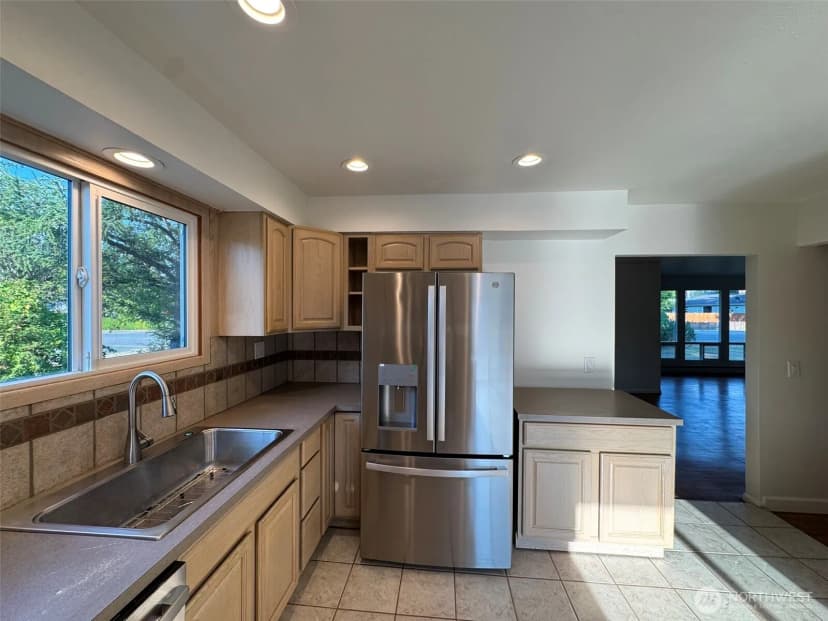 Property photo for 935 Madison Avenue, Darrington photo 19