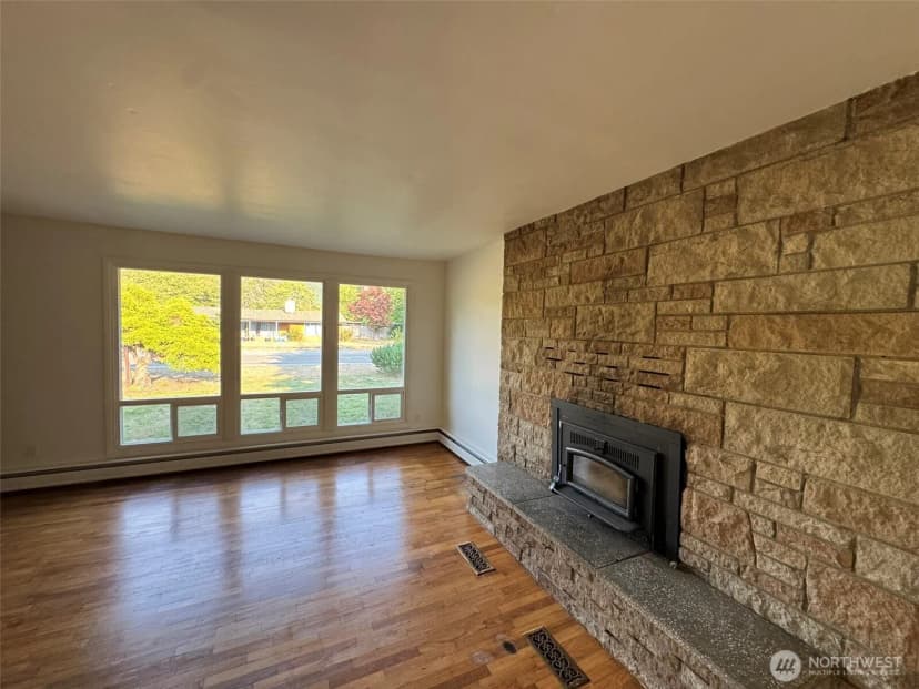 Property photo for 935 Madison Avenue, Darrington photo 14
