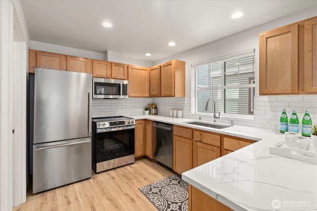 Property photo for 10311 Midvale Avenue N #a, Seattle photo 4