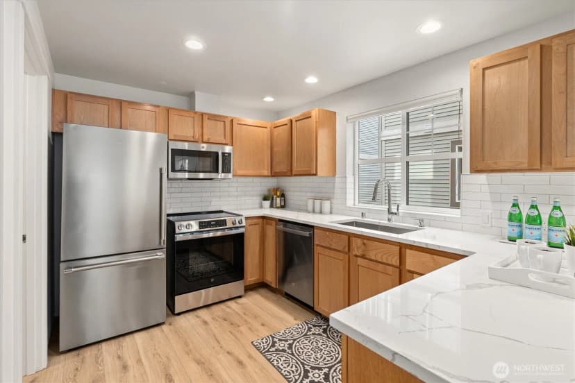 Property photo for 10311 Midvale Avenue N #a, Seattle photo 4