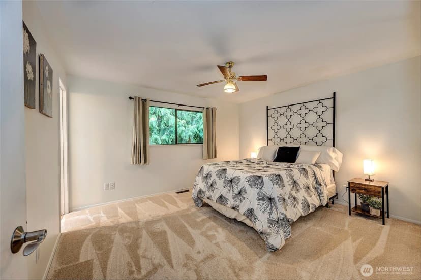 Property photo for 14027 65th Place W, Edmonds photo 12