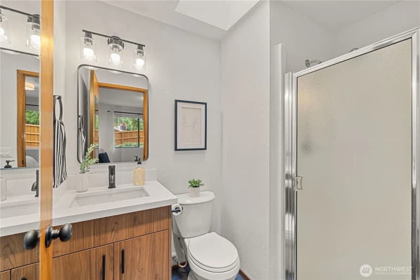Property photo for 305 161st Place Se, Bothell photo 26