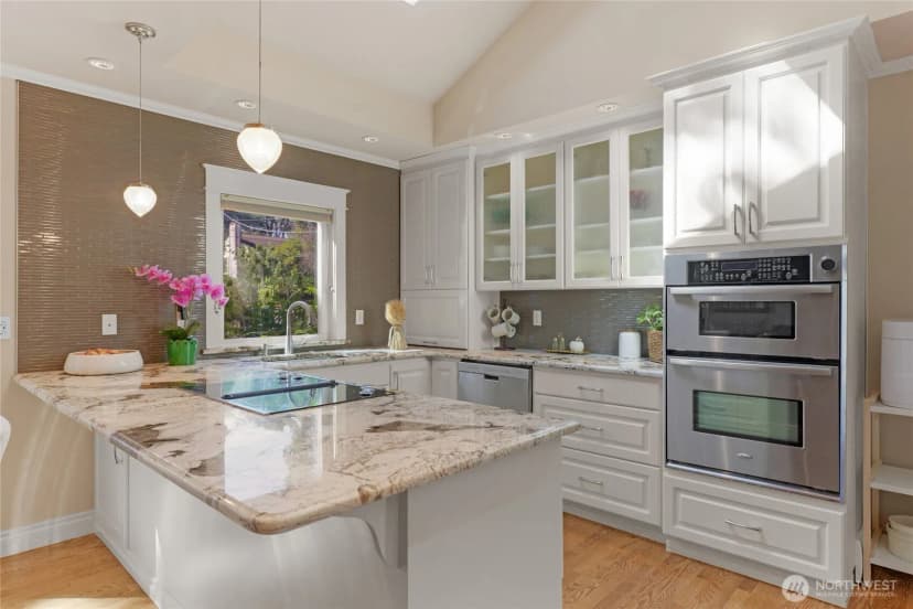 Property photo for 4220 49th Avenue S, Seattle photo 6