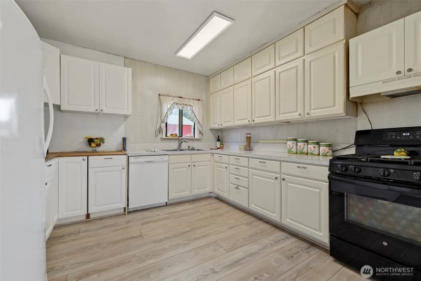 Property photo for 2807 Mt Baker Highway, Bellingham photo 12